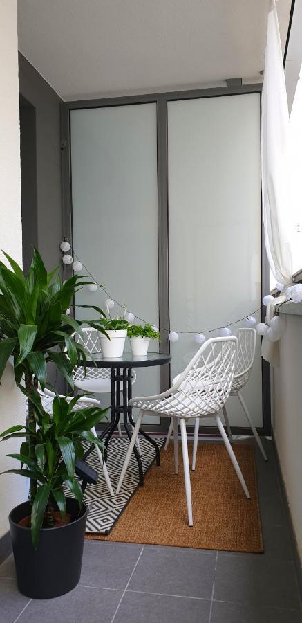 Bit Eccentric With The Balcony Apartment Warsawa Bagian luar foto