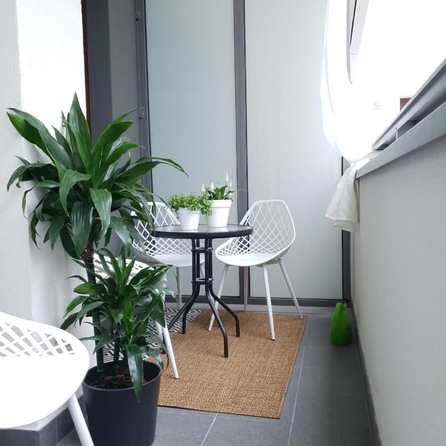 Bit Eccentric With The Balcony Apartment Warsawa Bagian luar foto
